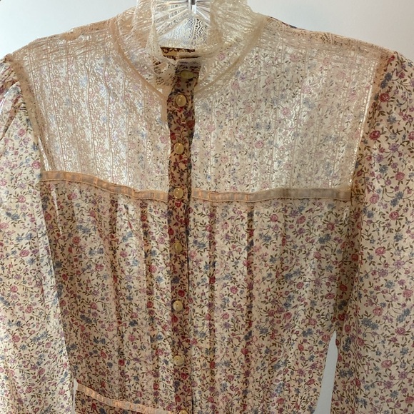 Vintage Cottage Core Gunne Sax Ditsy Floral and Lace Prairie Maxi Dress - Picture 14 of 17